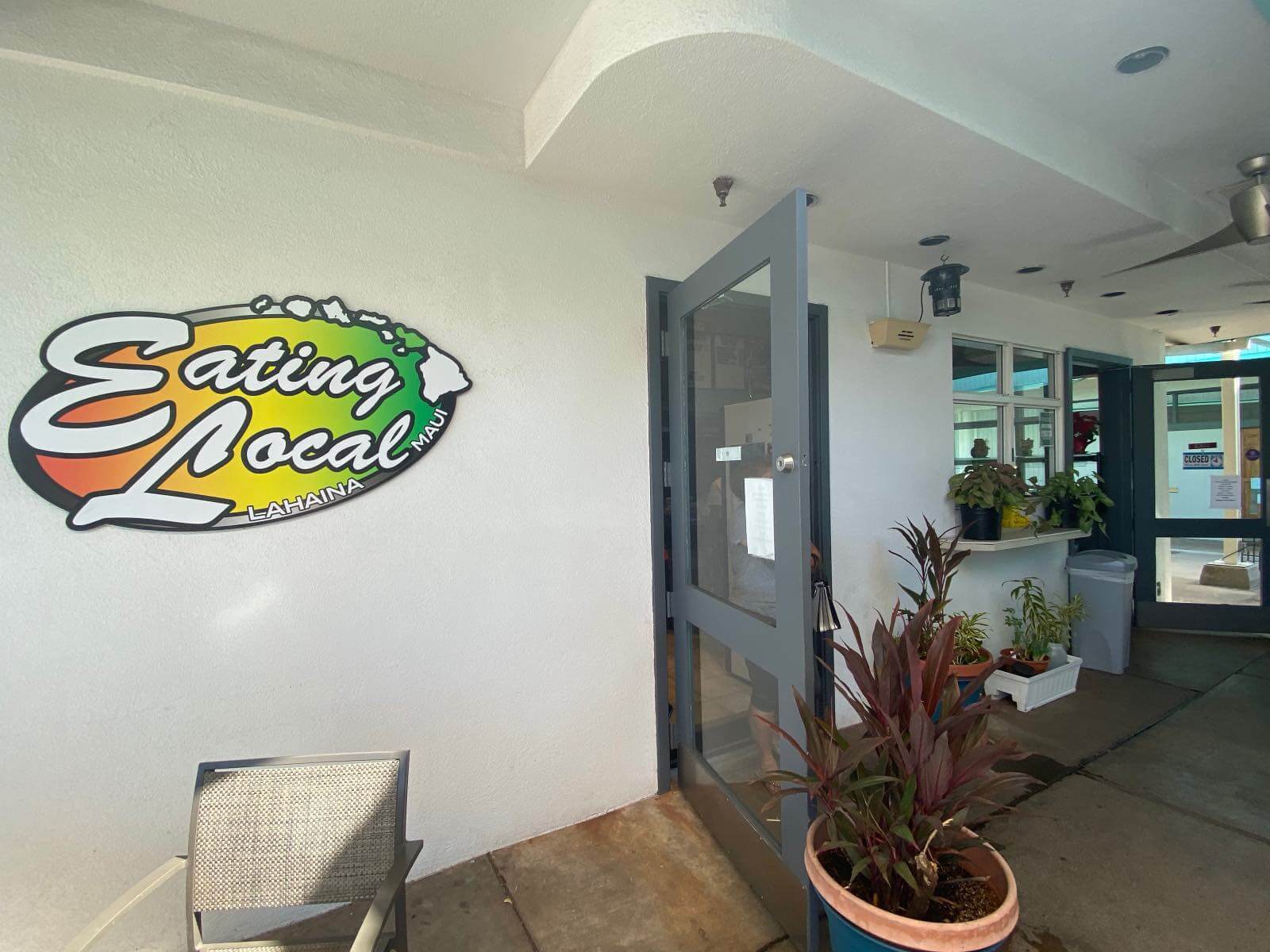 Eating Local Restaurant in Lahaina-2