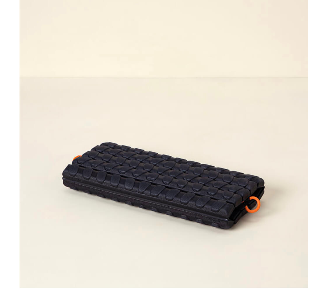 Collapsible foam roller