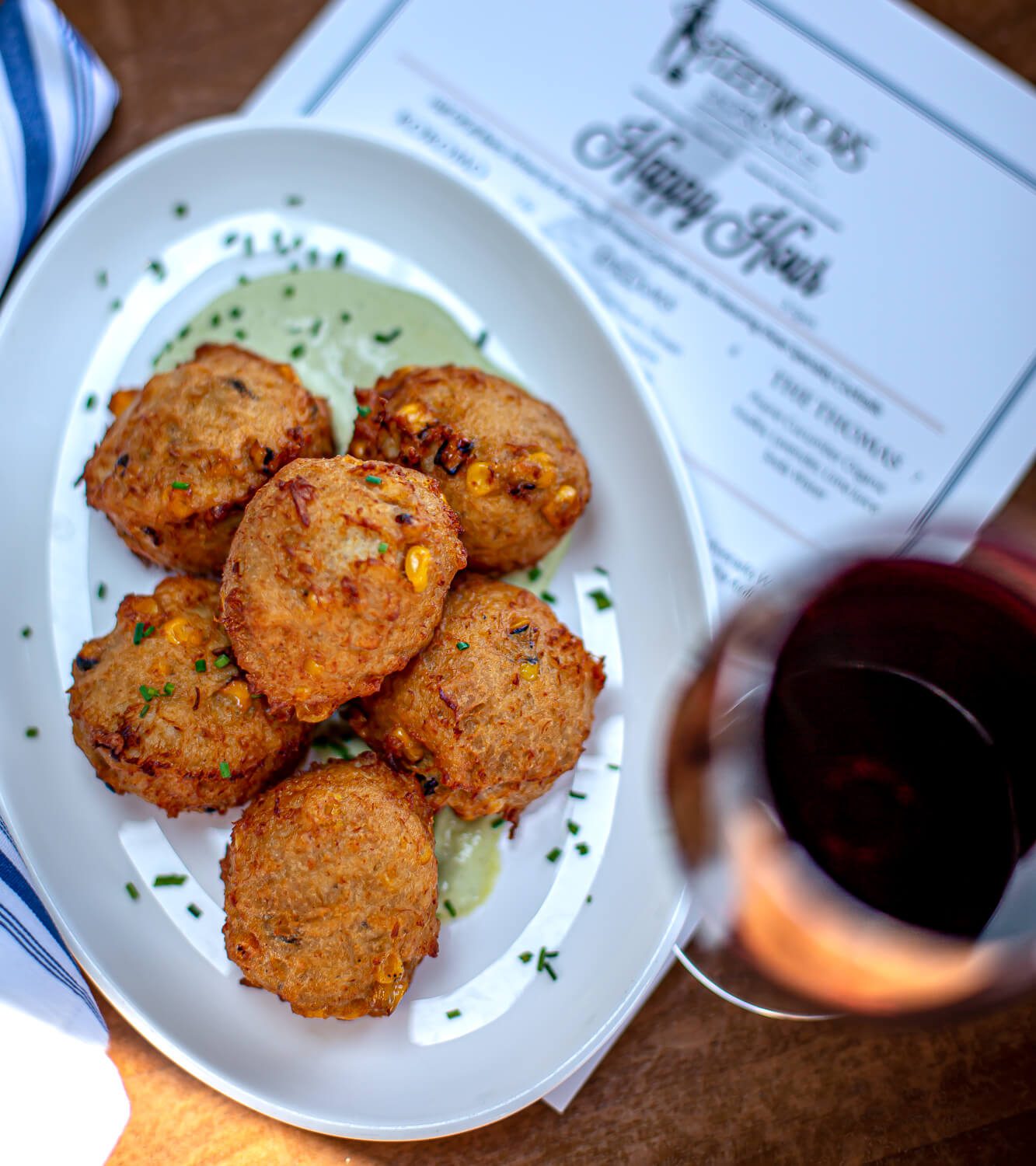Happy Hour at Fleetwoods on Front Street in Lahaina<br />
