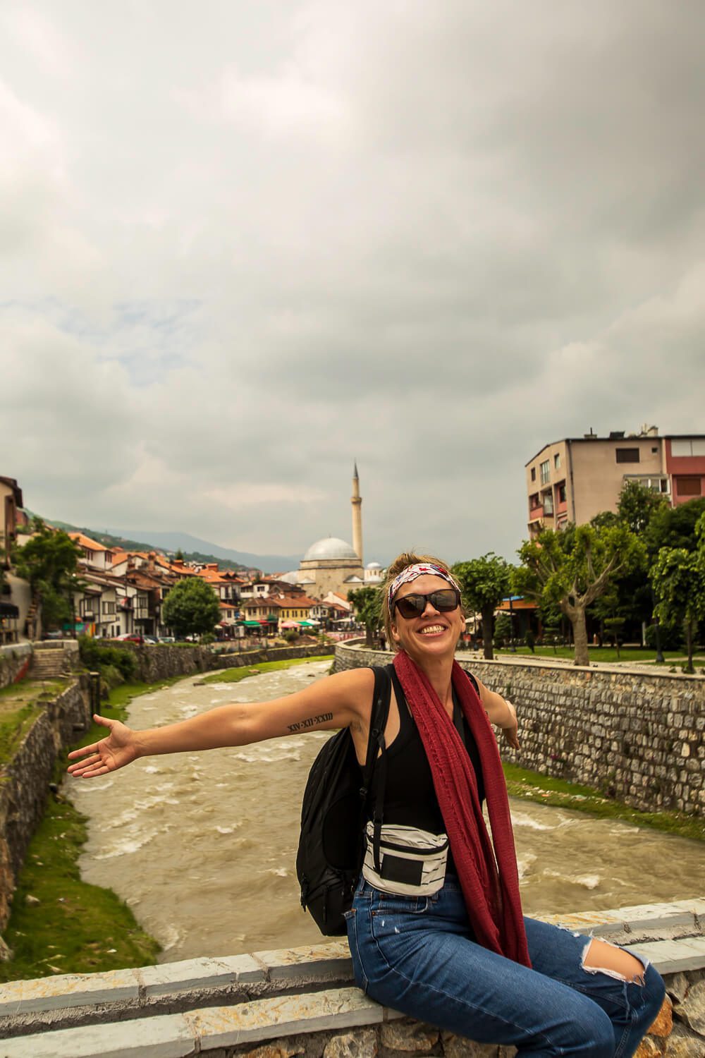 Im Jess Traveling in front of the Old Bridge